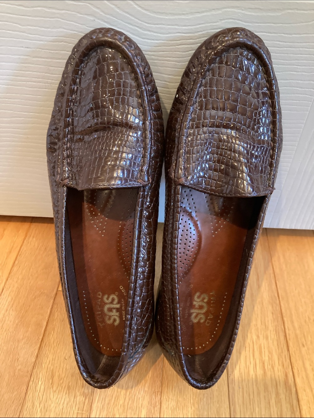 SAS Women’s Brown Croc-Embossed Leather Loafers